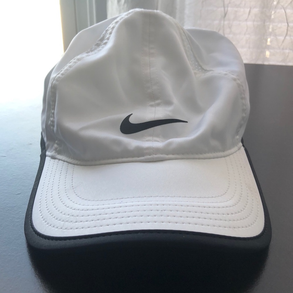 Women’s Nike Dri-Fit hat!!